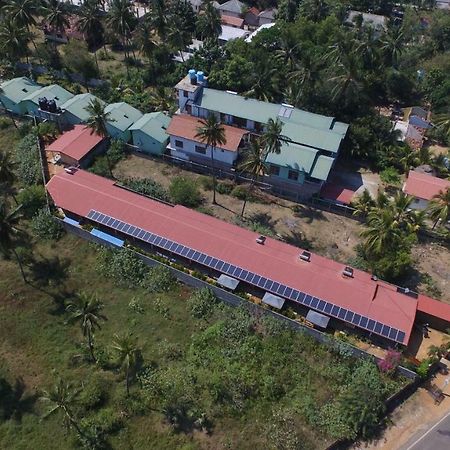 The Long Hostel Arugam Bay Esterno foto